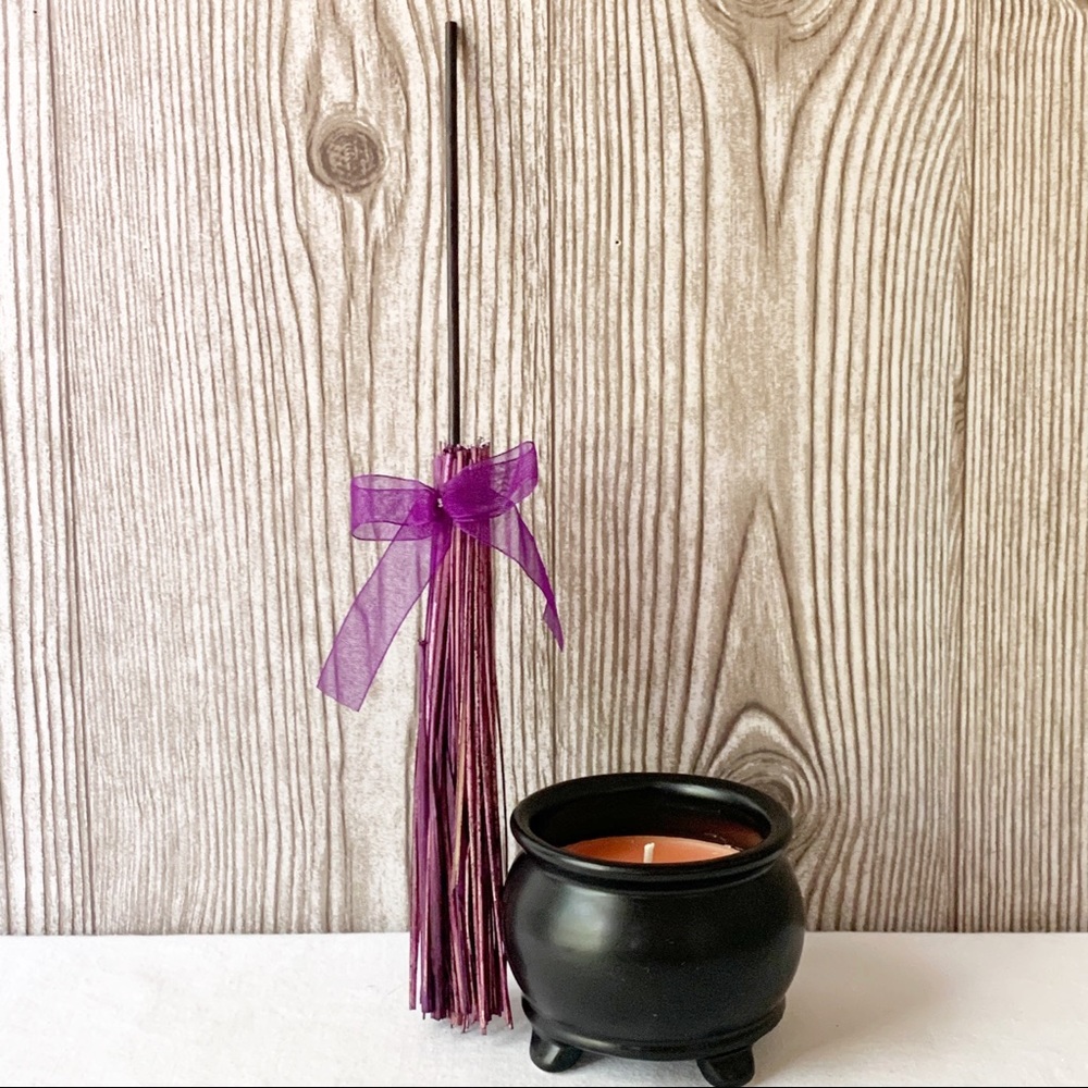 NWT🧙Hocus Pocus Black Cauldron Candle - Picture 7 of 9